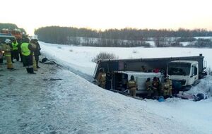 Обидва автомобілі після зіткнення вилетіли з траси
