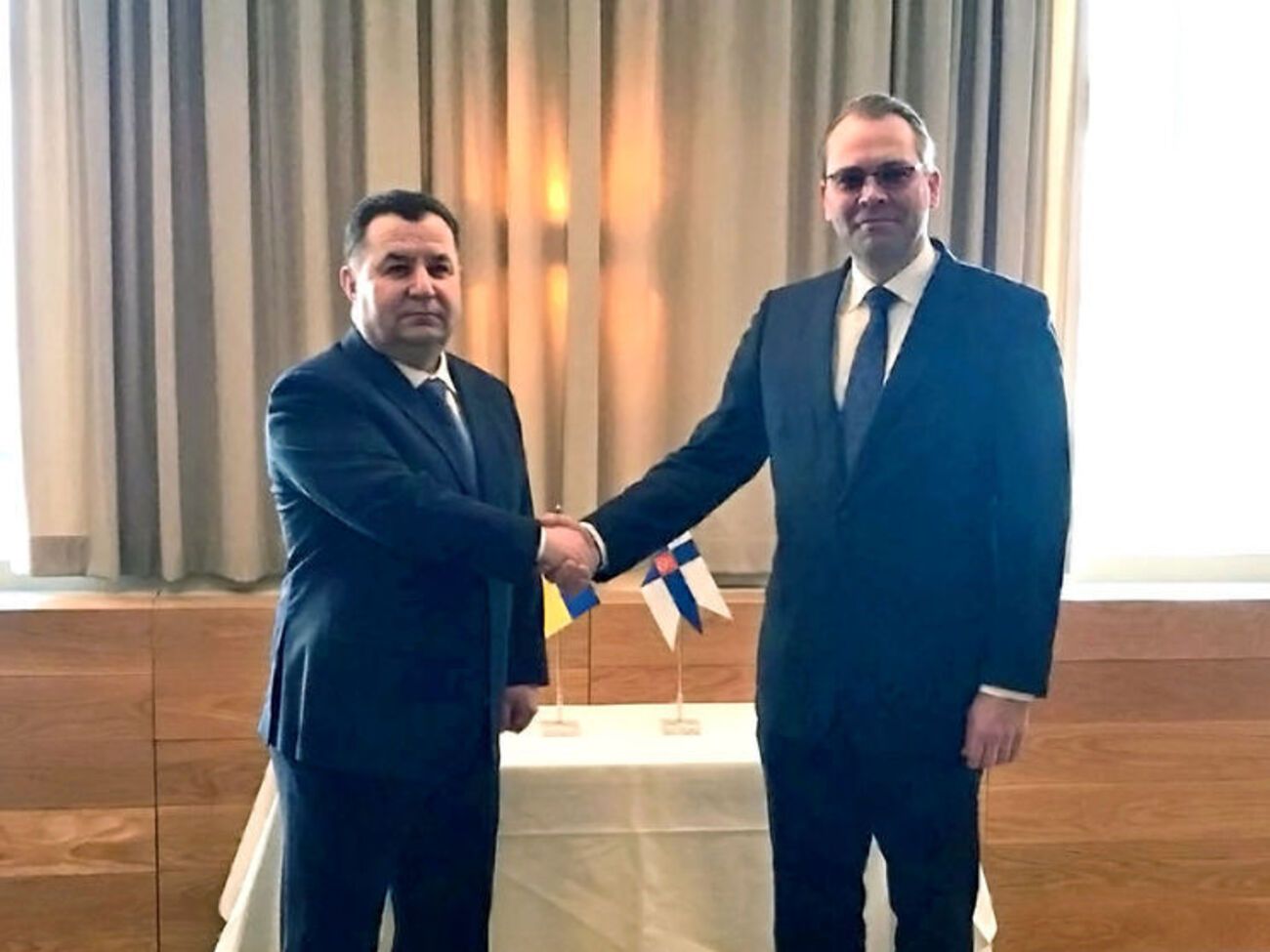 Полторак и Нийнисте встретились в Хельсинки