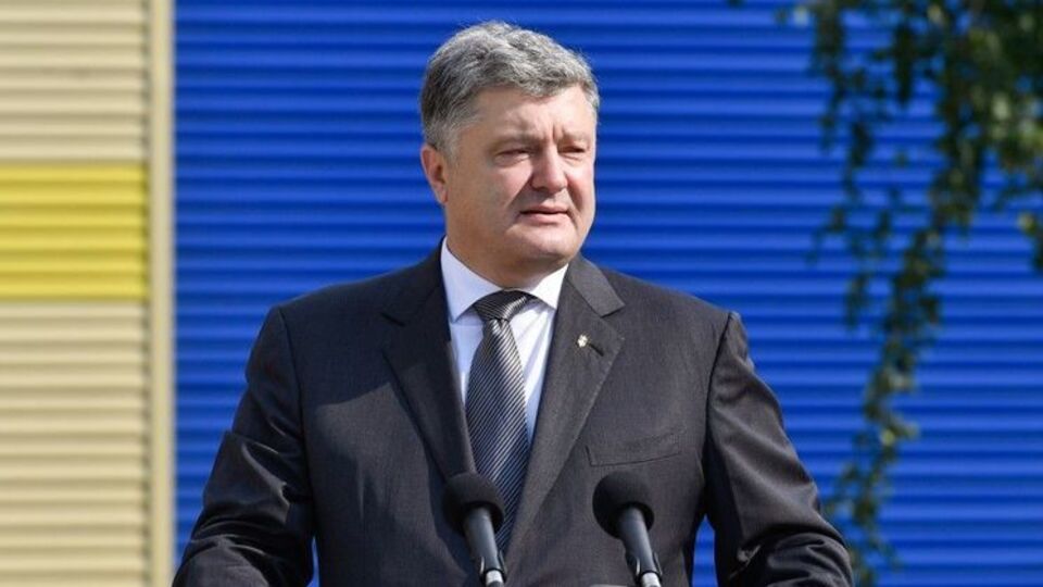 Порошенко: Ми говоримо про цілу низку постачань, починаючи з антиснайперських комплексів