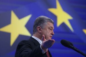 Порошенко о Януковиче: Пусть дает объяснения в стране, которой он причинил столько вреда