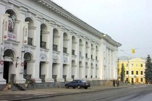 Киевский апелляционный хозяйственный суд вернул государству здание Гостиного двора