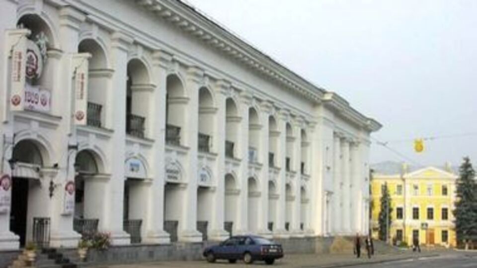 Киевский апелляционный хозяйственный суд вернул государству здание Гостиного двора