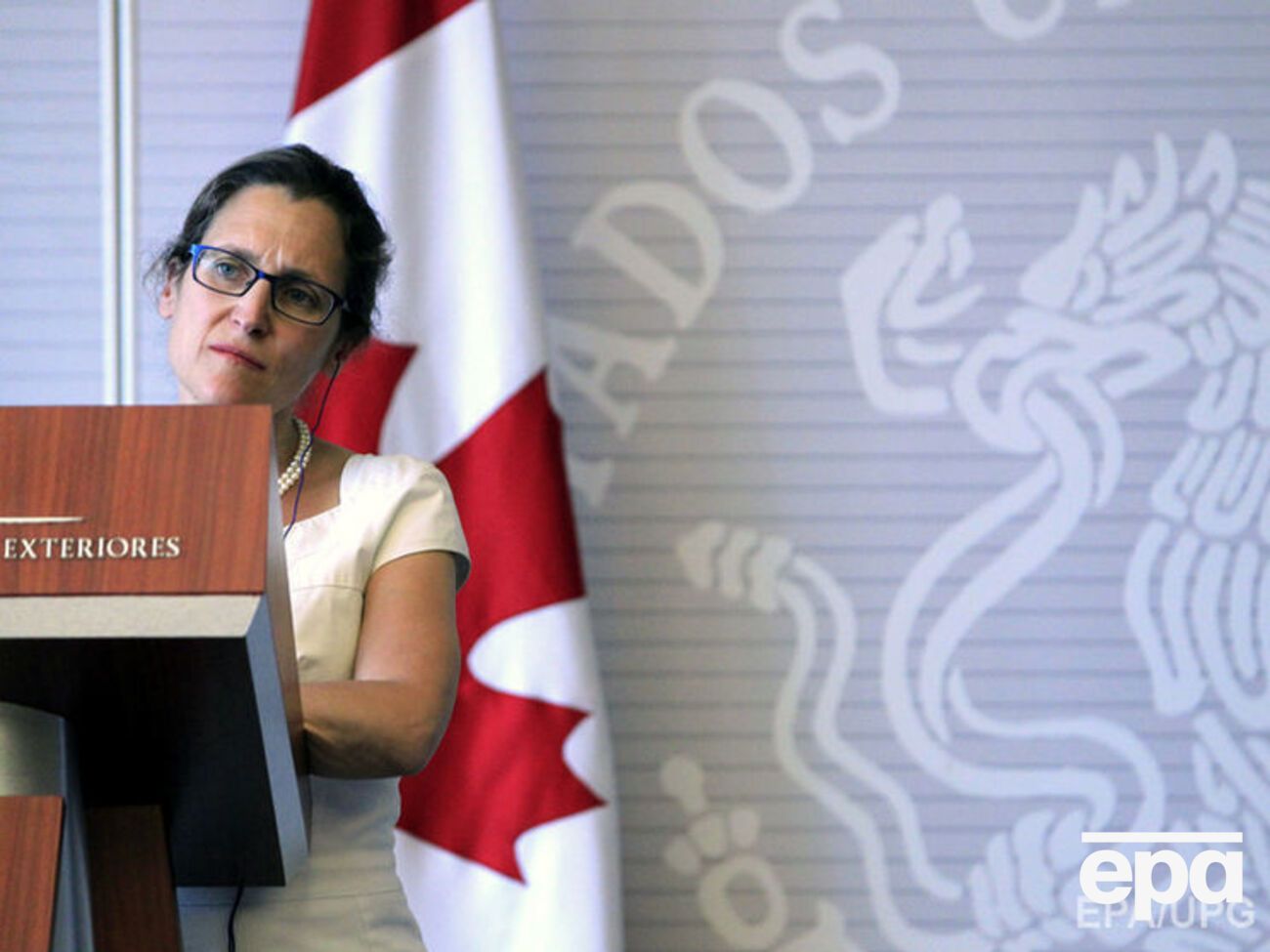 Фриланд призвала власти Польши уважать научные знания