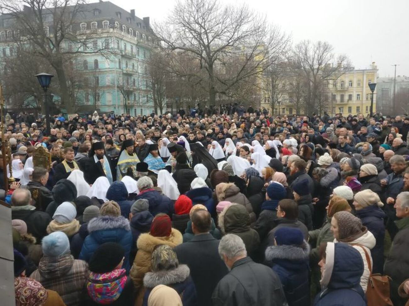 Богослужение началось в 11.00