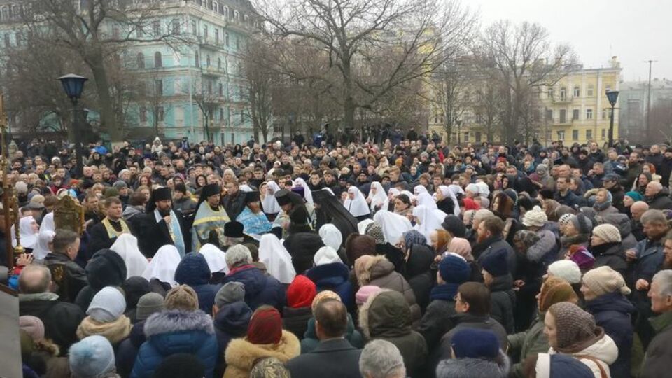 Богослужение началось в 11.00