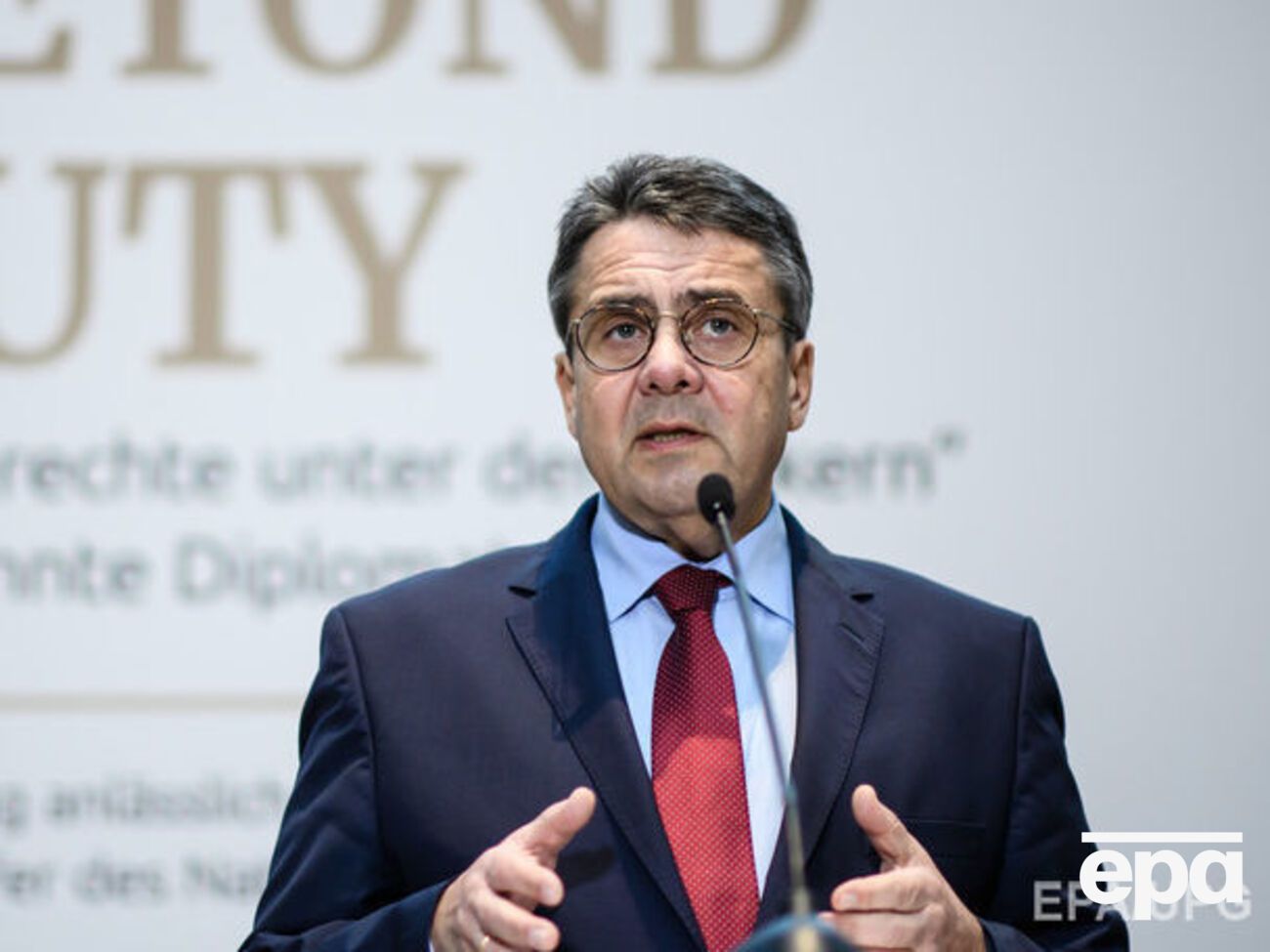 Габриэль:&nbsp;Всесторонний анализ нашей собственной истории и нашей собственной ответственности &ndash; вечная моральная обязанность для нас, немцев