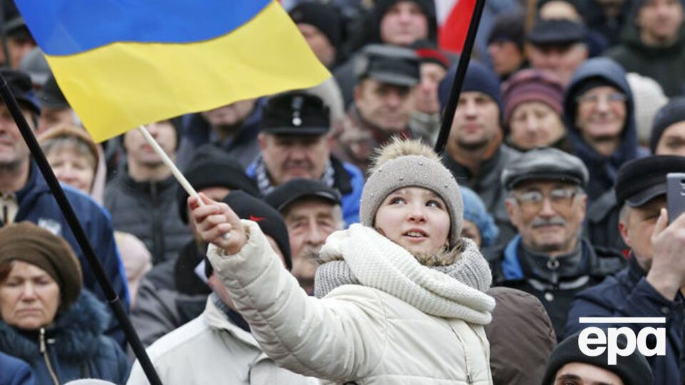 Україна не дотягнула до категорії "недосконалих демократій"