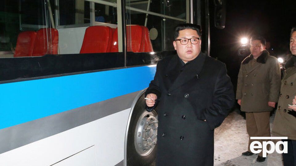 Кім Чен Ин оцінив зручність нового транспорту