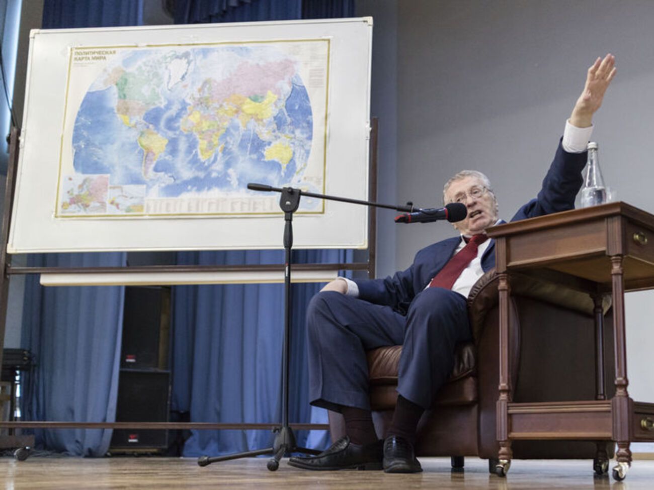 Жириновский:&nbsp;Турецкий теленок сосет США, НАТО, Россию и исламский мир