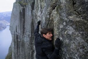 Герой Круза виконає безліч трюків