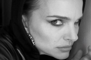 Портман прочитала рэп о родах и поедании порошка