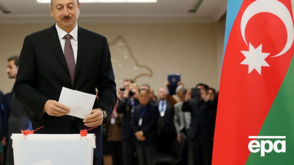Дострокові вибори стануть вотумом довіри Алієву, вважає його помічник