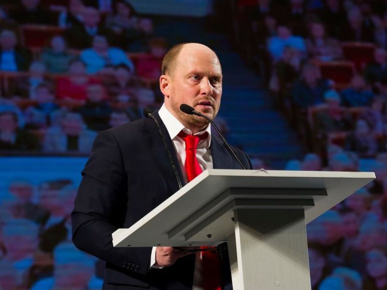 В декларации Каплина родственники не указаны