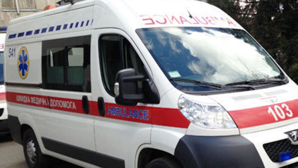 Хвору перевезли з райцентру в обласну інфекційну лікарню