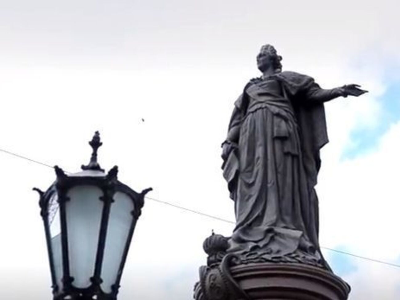 Пам'ятник залишиться на Катерининській площі