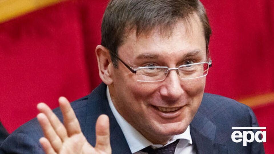 Луценко рассчитывает, что Саакашвили и в дальнейшем будет являться на допросы