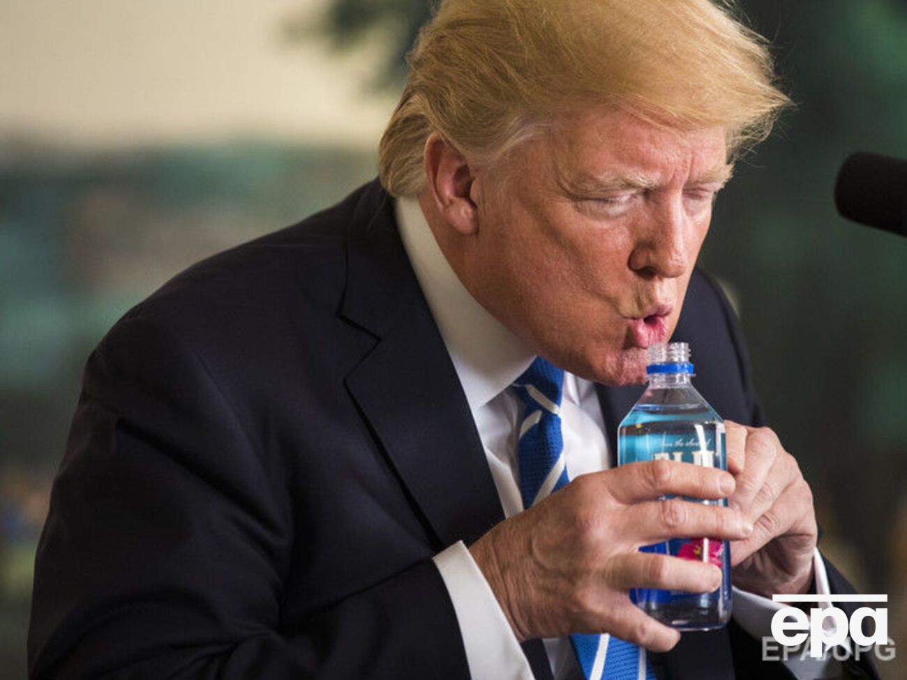 На сніданок із Трампом, за даними журналіста, полетить кілька десятків нардепів