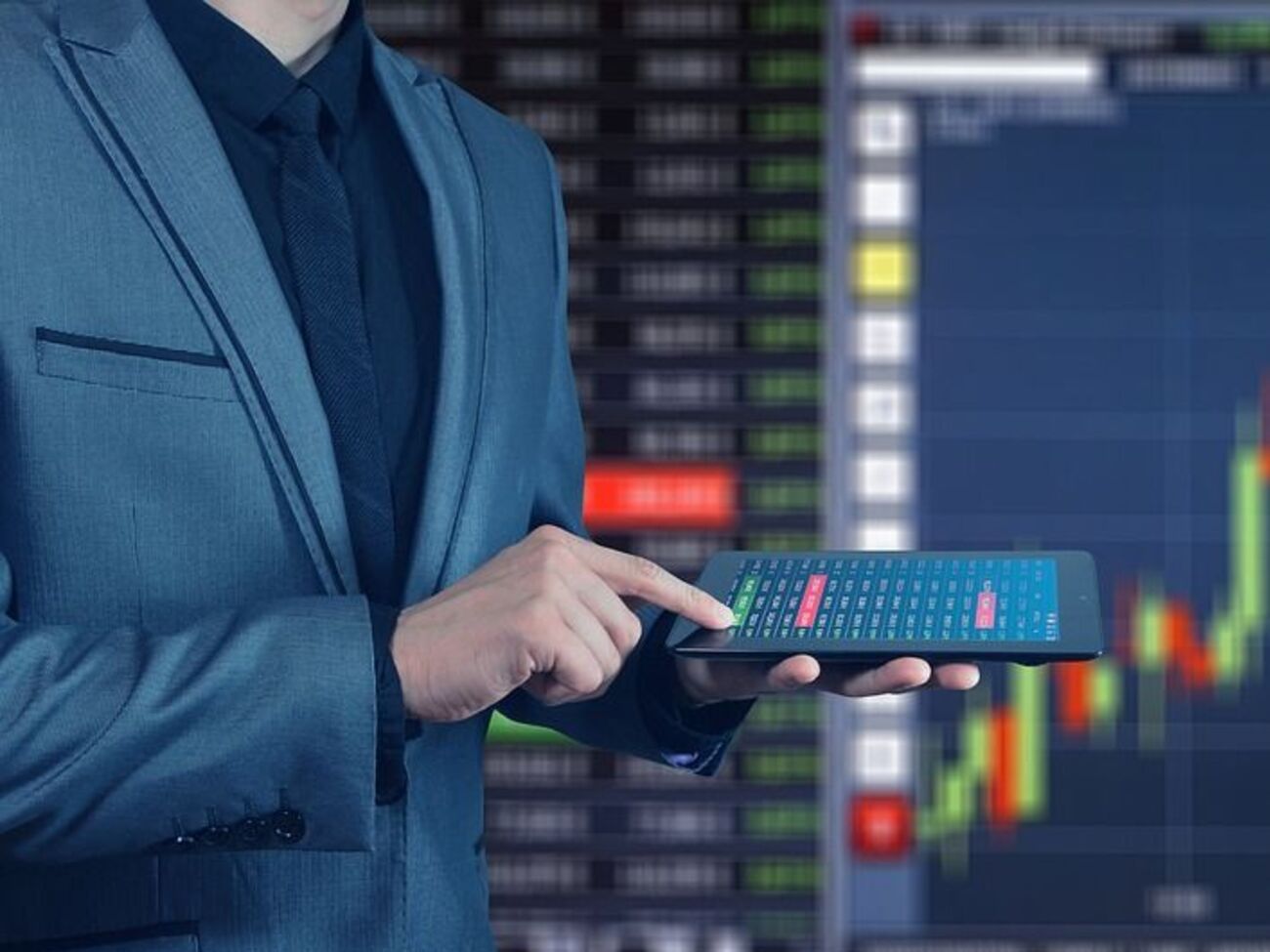 Банки будут проверять происхождение средств бизнесменов из "кремлевского доклада"