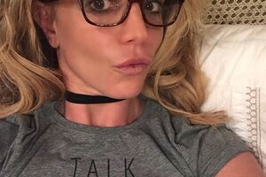 Спирс показала фигуру