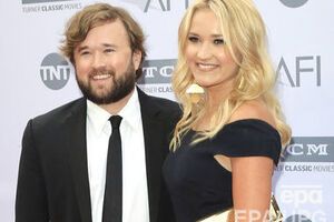 Осмент угрожал работникам аэропорта и полицейским