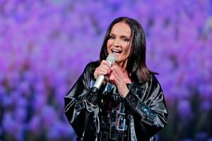 Ротару: Душевного тепла и любви всем!