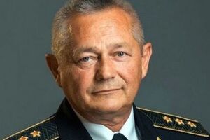 Тенюх исполнял обязанности министра обороны Украины с 27 февраля по 25 марта 2014 года