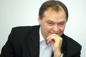 Пономарьов: Є поняття "журналісти", це мають на увазі професіоналів своєї справи. А є "журналюги", які хочуть зазирати в туалети, зазирати, хто як їсть, хто як пісяє