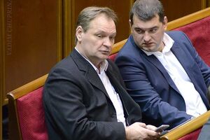 Проведення досудового розслідування у справі нардепа Олександра Пономарьова (ліворуч) доручено слідчим СБУ