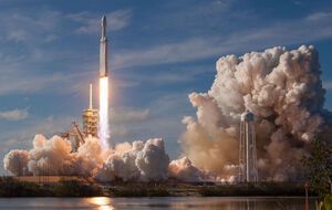 После успешного запуска Falcon Heavy стала крупнейшей ракетой-носителем, используемой на данный момент