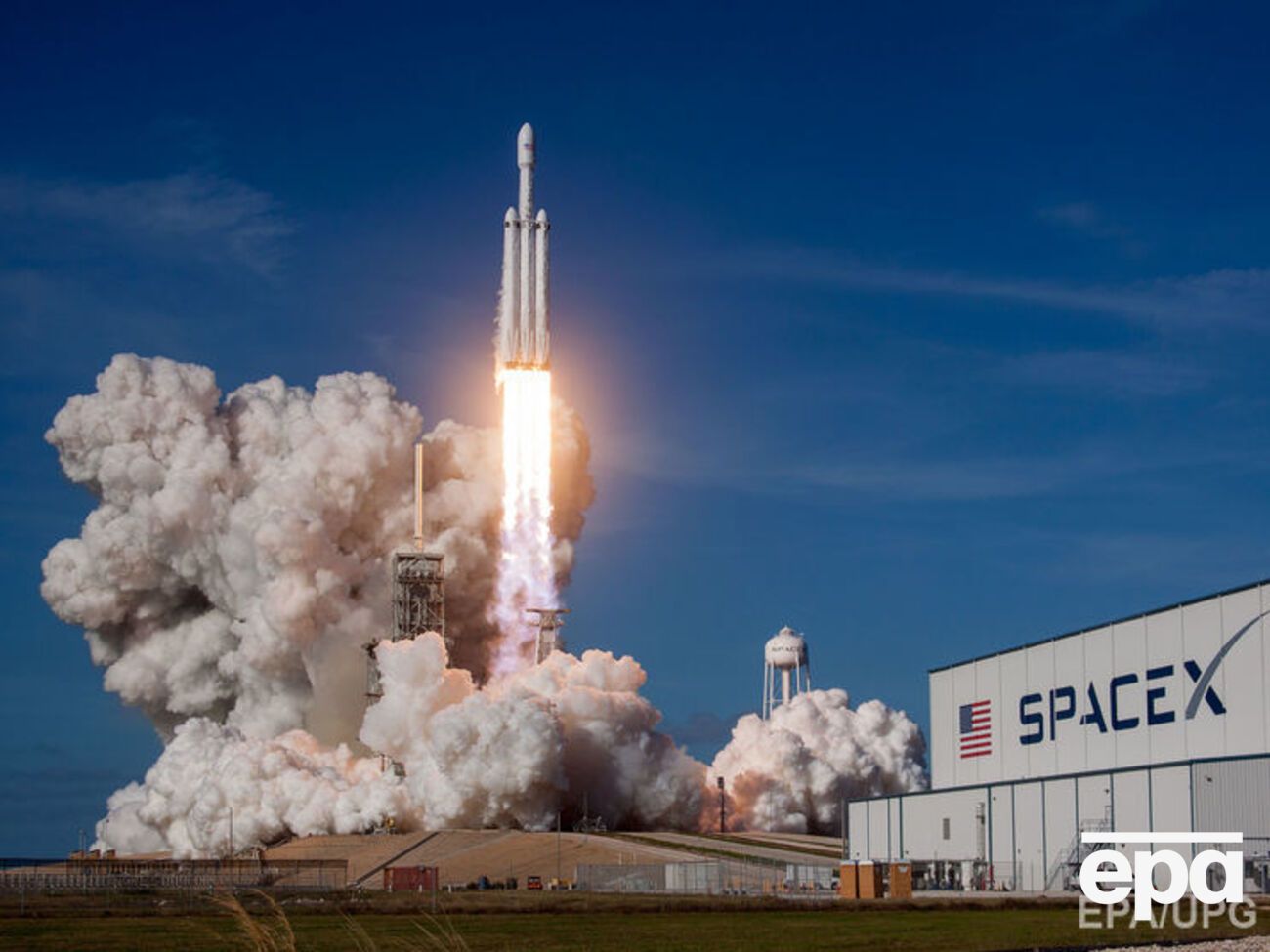 В "Роскосмосе" прокомментировали запуск Falcon Heavy