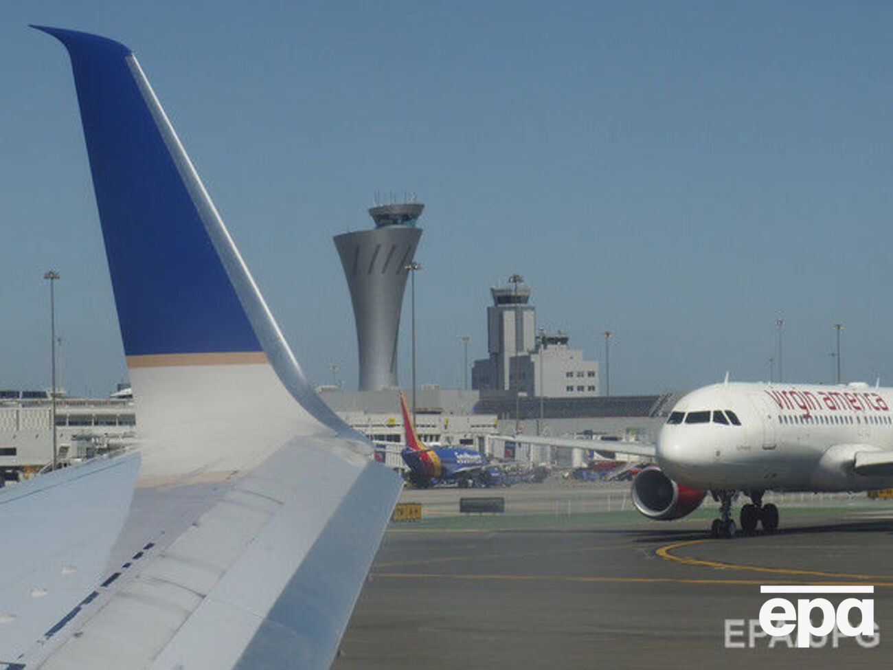 Самолет вернулся в аэропорт из-за пассажира