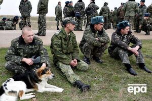 Українські війська були змушені покинути бази в Криму