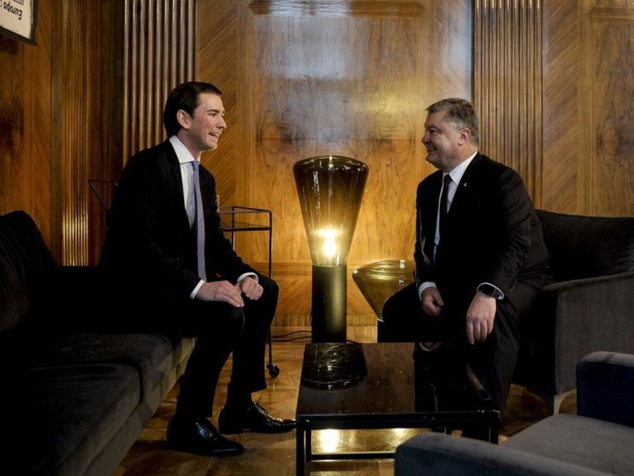 Встреча Порошенко с Курцем (слева) предусмотрена программой рабочего визита украинского президента в Вену