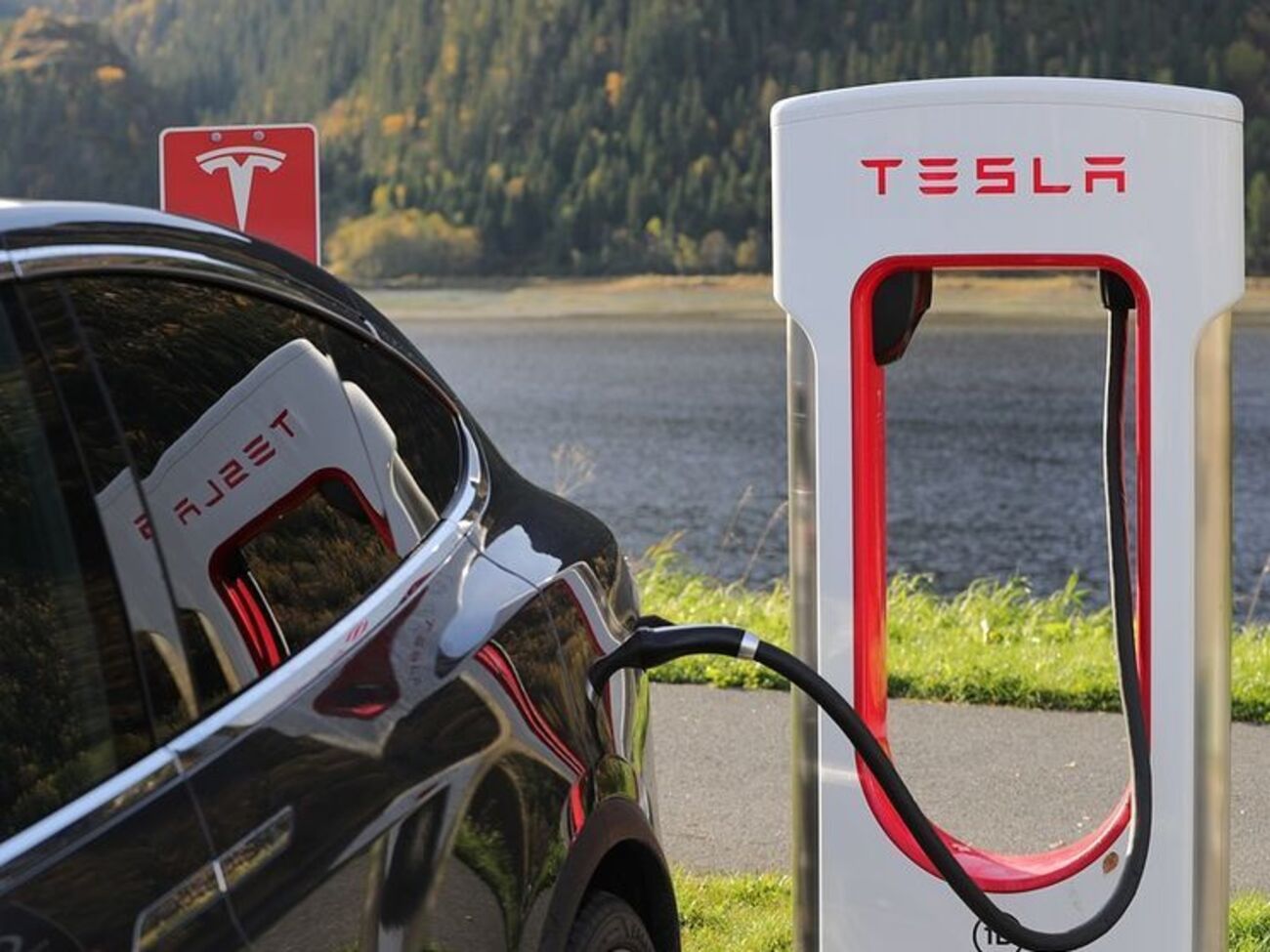 Tesla завершила 2017 год с убытками