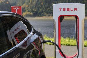 Tesla завершила 2017 год с убытками