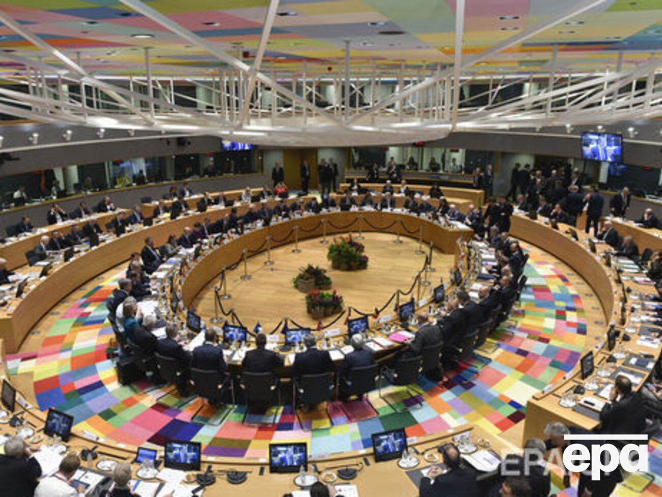 "Східне партнерство" &ndash; проект Євросоюзу, мета якого полягає у розвитку інтеграційних зв'язків ЄС із шістьма країнами колишнього СРСР