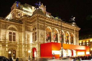 Инцидент с активисткой Femen произошел перед входом в Венскую оперу