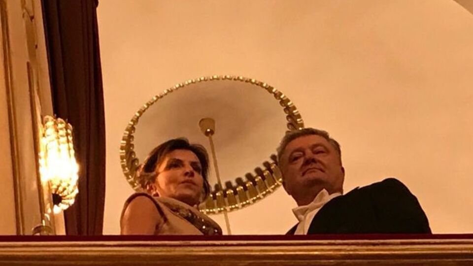 Порошенко находился в ложе для гостей
