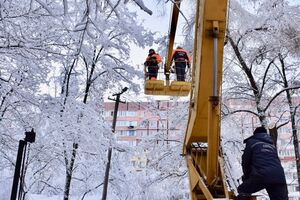 Из-за непогоды в Украине перебои с подачей электричества