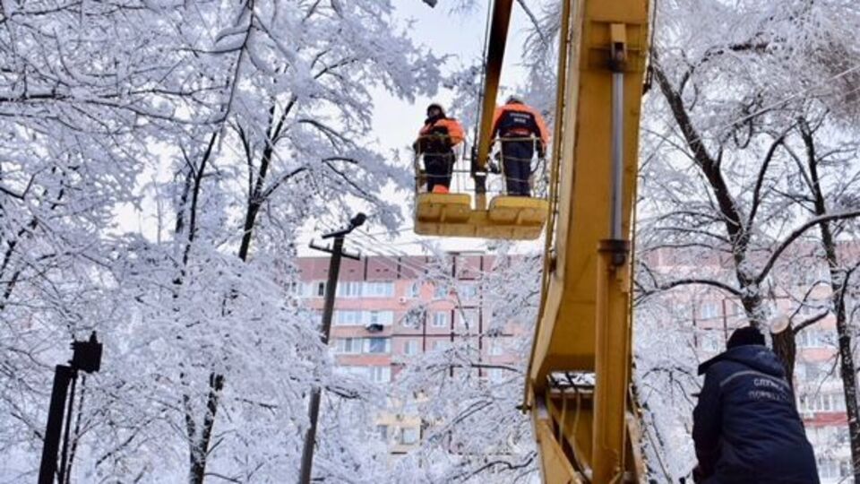 Через негоду в Україні перебої з постачанням електрики