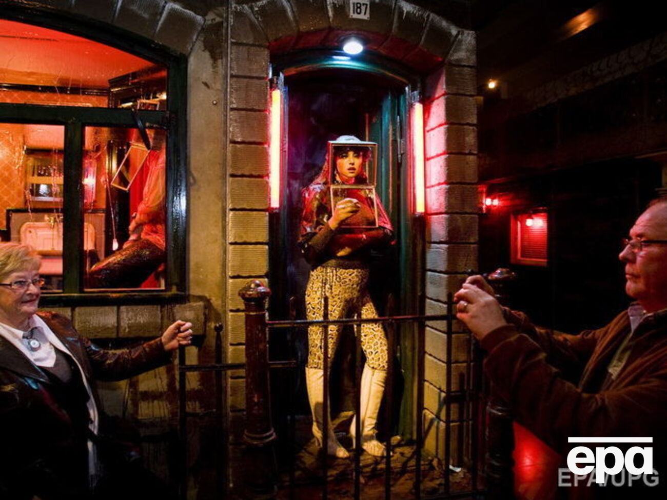 Правила экскурсий в квартале красных фонарей ужесточили