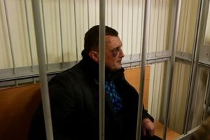 Шепелева доправили в зал суду із синцями