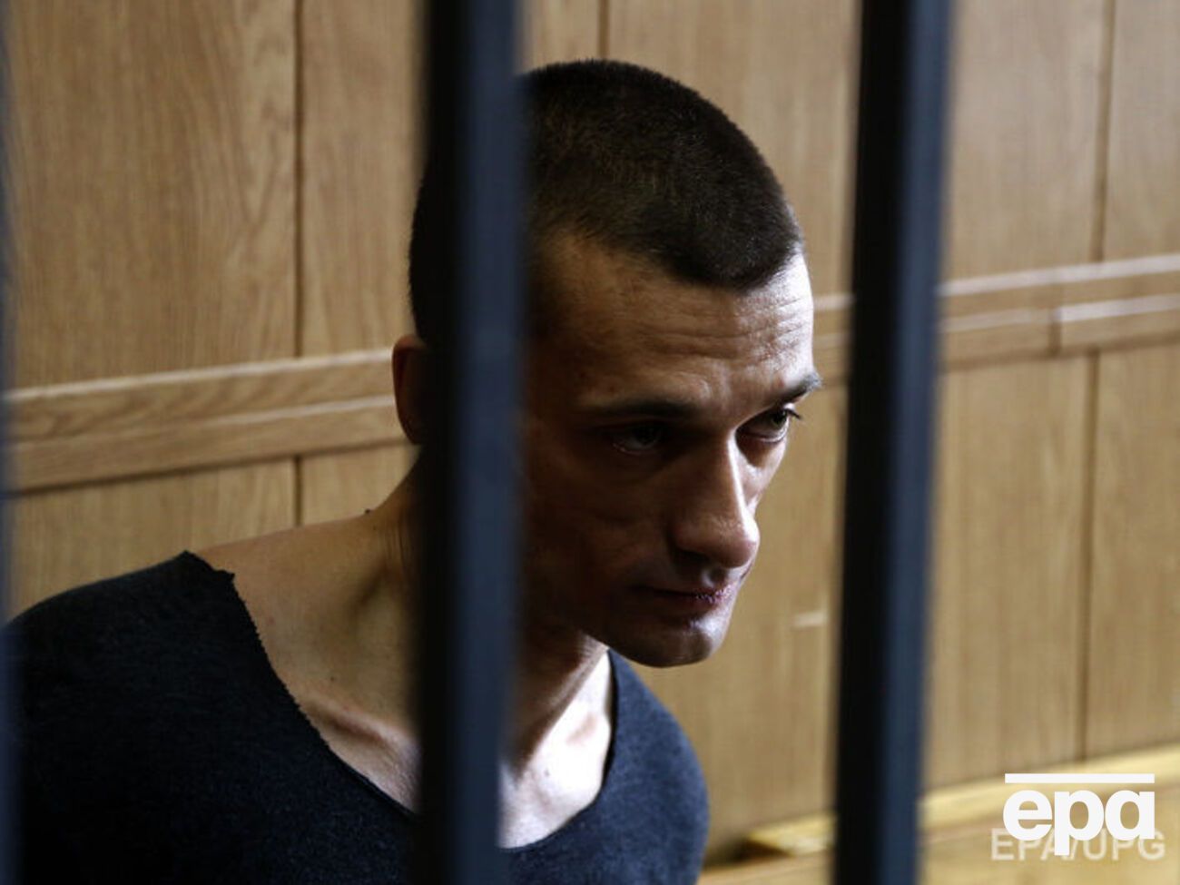 Павленському продовжили арешт