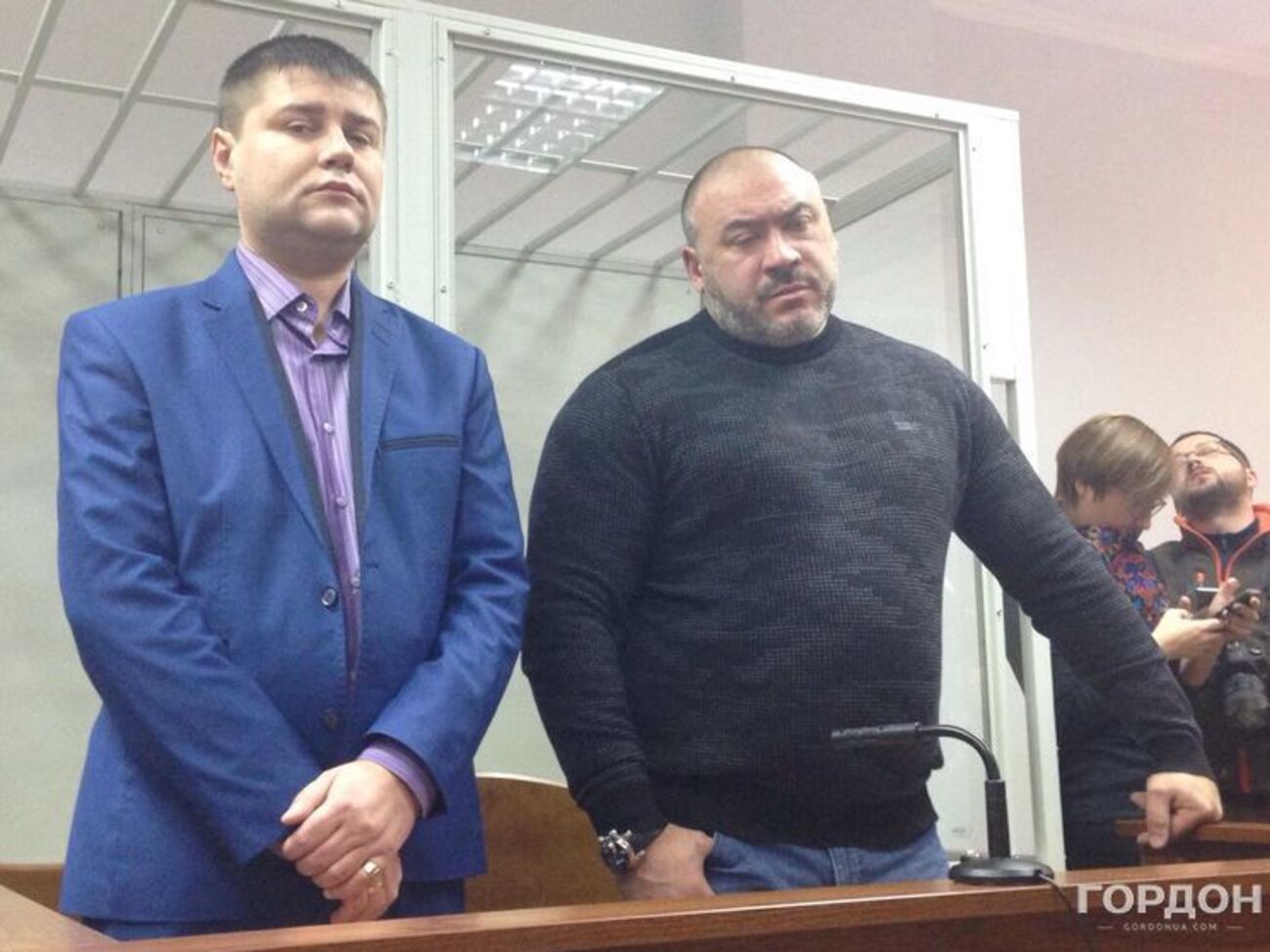Крисіну (праворуч) дали умовний термін за участь у вбивстві журналіста