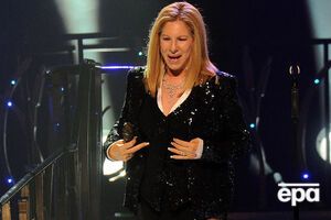 Стрейзанд: Я чекаю, поки вони стануть старшими, щоб побачити, чи є у них карі очі і серйозність Саманти