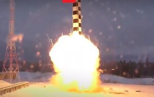 На видео показали запуск и смоделировали полет ракеты