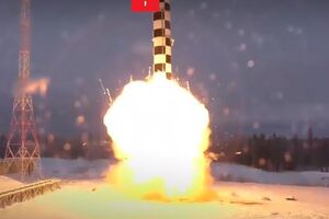 На видео показали запуск и смоделировали полет ракеты