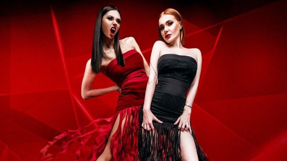 Слава (на фото справа): Теперь я понимаю китайцев. Селфи-палка