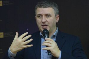Речь Путина на Федеральном собрании – мрачный блеф. Его вечное болезненное кашлянье дополняло картину этого пафосного маразма