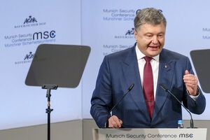 Порошенко: У нас иногда проверка оснований для получения гражданства ограничивается чуть ли не уровнем начальника ЖЭКа